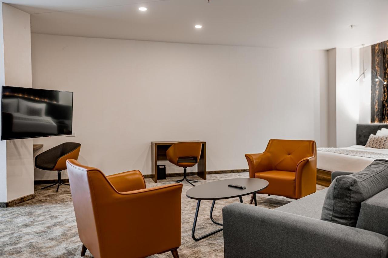 Kutaisi Inn Hotel 5*
